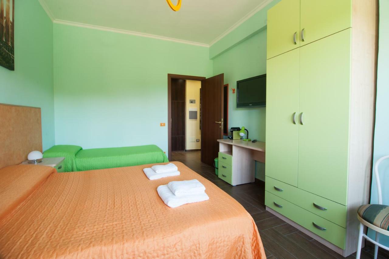 World Wide Bed - Prenestino Hotel Rome Bagian luar foto